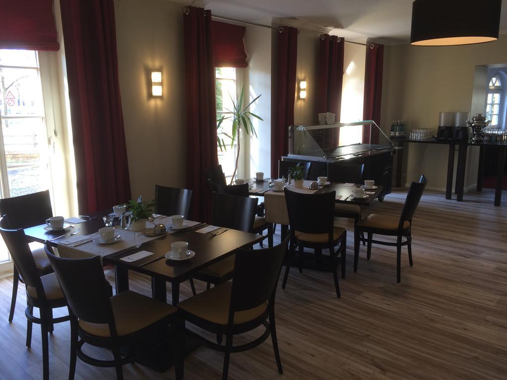 Hotel Und Restaurant Kranichsberg Woltersdorf  Exterior foto